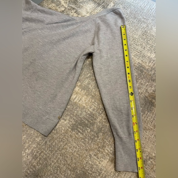 Victorias Secret Top Medium Gray Twist Back Lightweight Sweater Shirt Yoga Soft - Picture 10 of 11